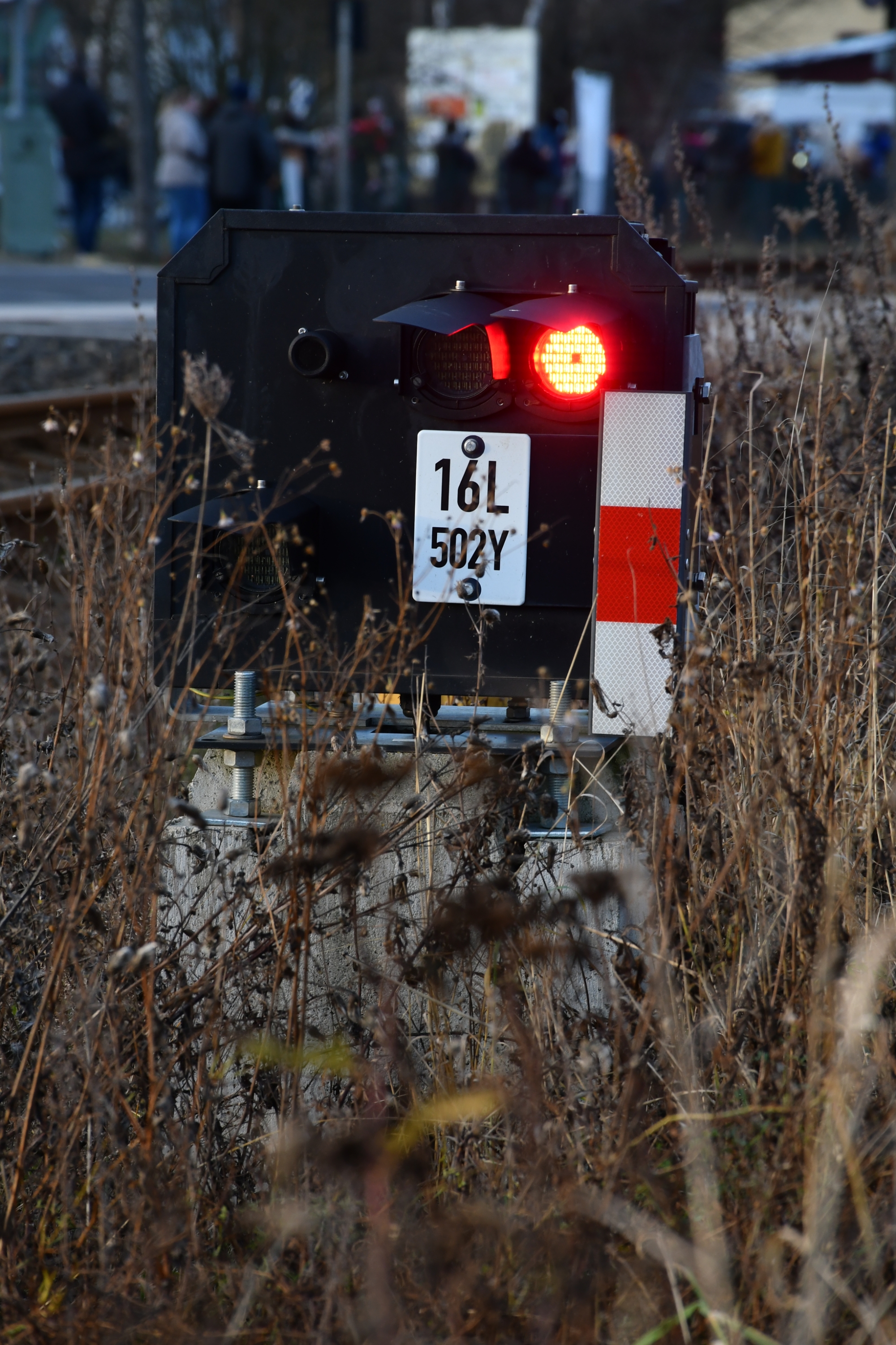light blocking signal showing Hp0/red/stop